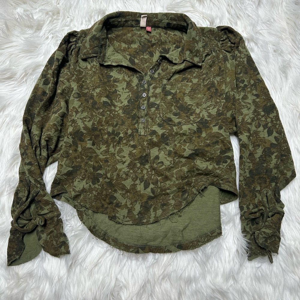 Pilcro Green Floral Button-Up Shirt